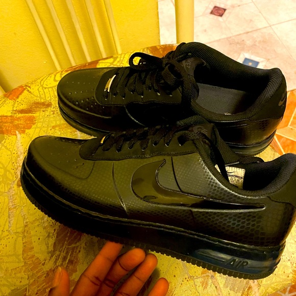 black air force foamposite